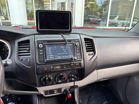 Used 2014 Toyota Tacoma 2WD Access Cab w/ Convenience Package image 31