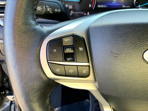 Used 2022 Ford Explorer XLT w/ Equipment Group 202A image 23