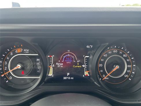 Used 2025 Jeep Wrangler Unlimited Rubicon image 9