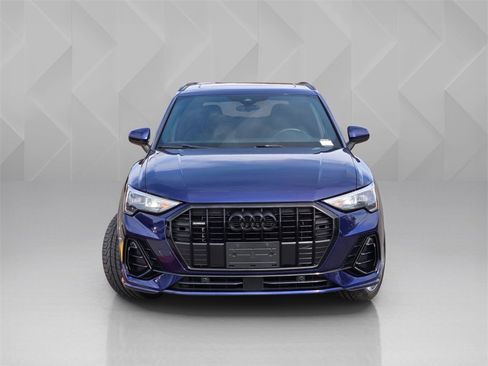 Used 2021 Audi Q3 2.0T Premium w/ Convenience Package image 2