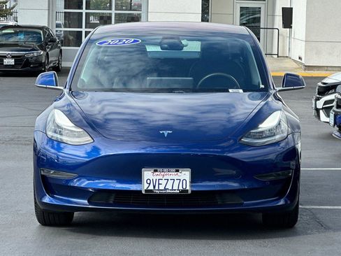 Used 2020 Tesla Model 3 Standard Range Plus image 8