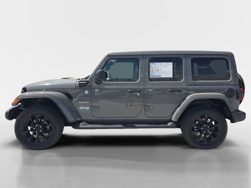 Used 2023 Jeep Wrangler Unlimited Sahara w/ Cold Weather Group AWD/4WD image 6
