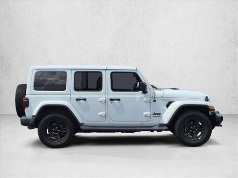 Used 2021 Jeep Wrangler Unlimited Sahara AWD/4WD image 4