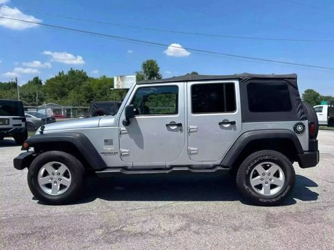 Used 2007 Jeep Wrangler Unlimited Sahara image 6