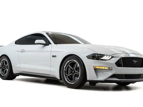 Used 2019 Ford Mustang GT w/ Equipment Group 301A RWD image 6