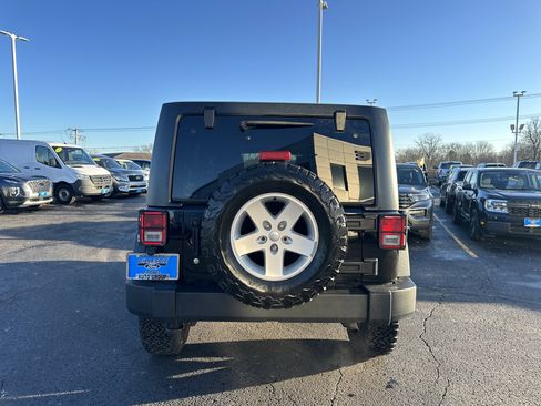 Used 2018 Jeep Wrangler Unlimited Sport S image 4