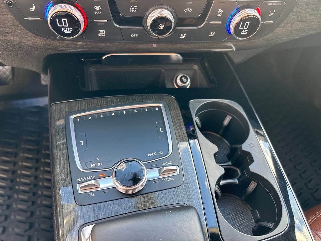 Used 2019 Audi Q7 3.0T Premium w/ Convenience Package AWD/4WD image 18