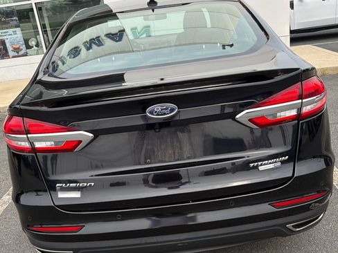 Used 2019 Ford Fusion Titanium AWD/4WD image 2