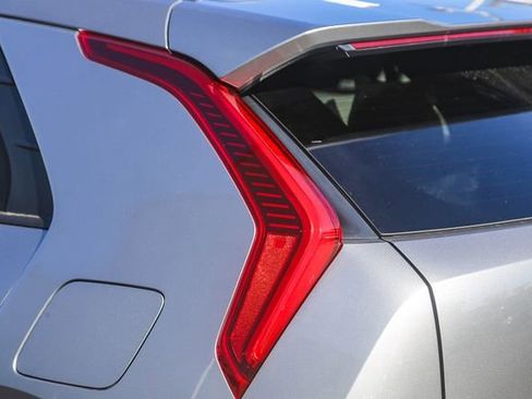 New 2026 Kia Niro EX image 18