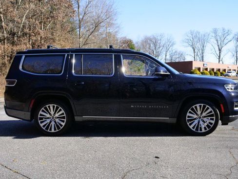 Used 2022 Jeep Grand Wagoneer Series III w/ Rear Seat Video Group 1 image 41