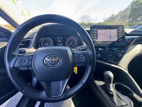 Used 2023 Toyota Camry SE image 12