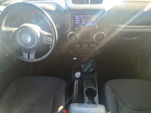 Used 2017 Jeep Wrangler Unlimited Sport w/ Connectivity Group image 17