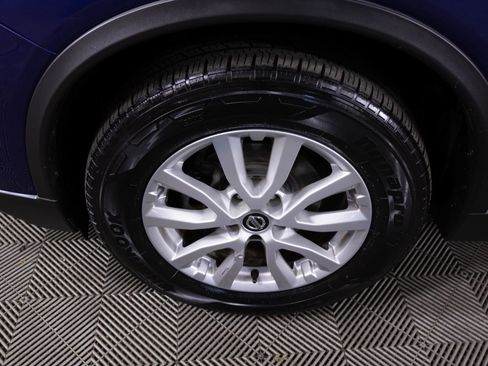 Used 2019 Nissan Rogue SV image 46