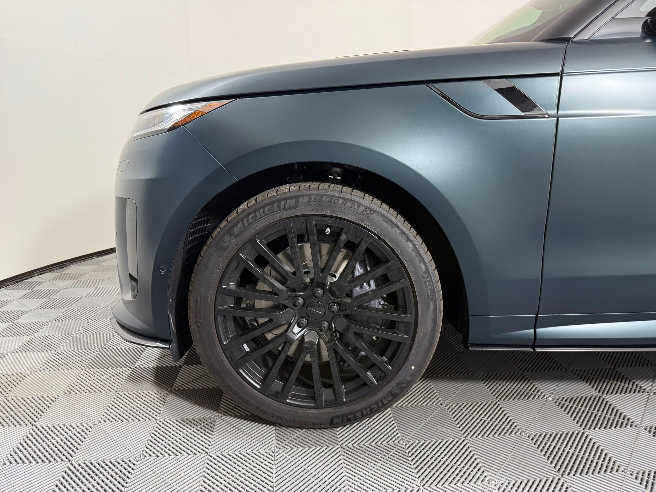 New 2026 Land Rover Range Rover Sport SV AWD/4WD image 13