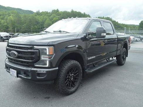 Certified 2022 Ford F250 Lariat w/ Black Appearance Package AWD/4WD image 2