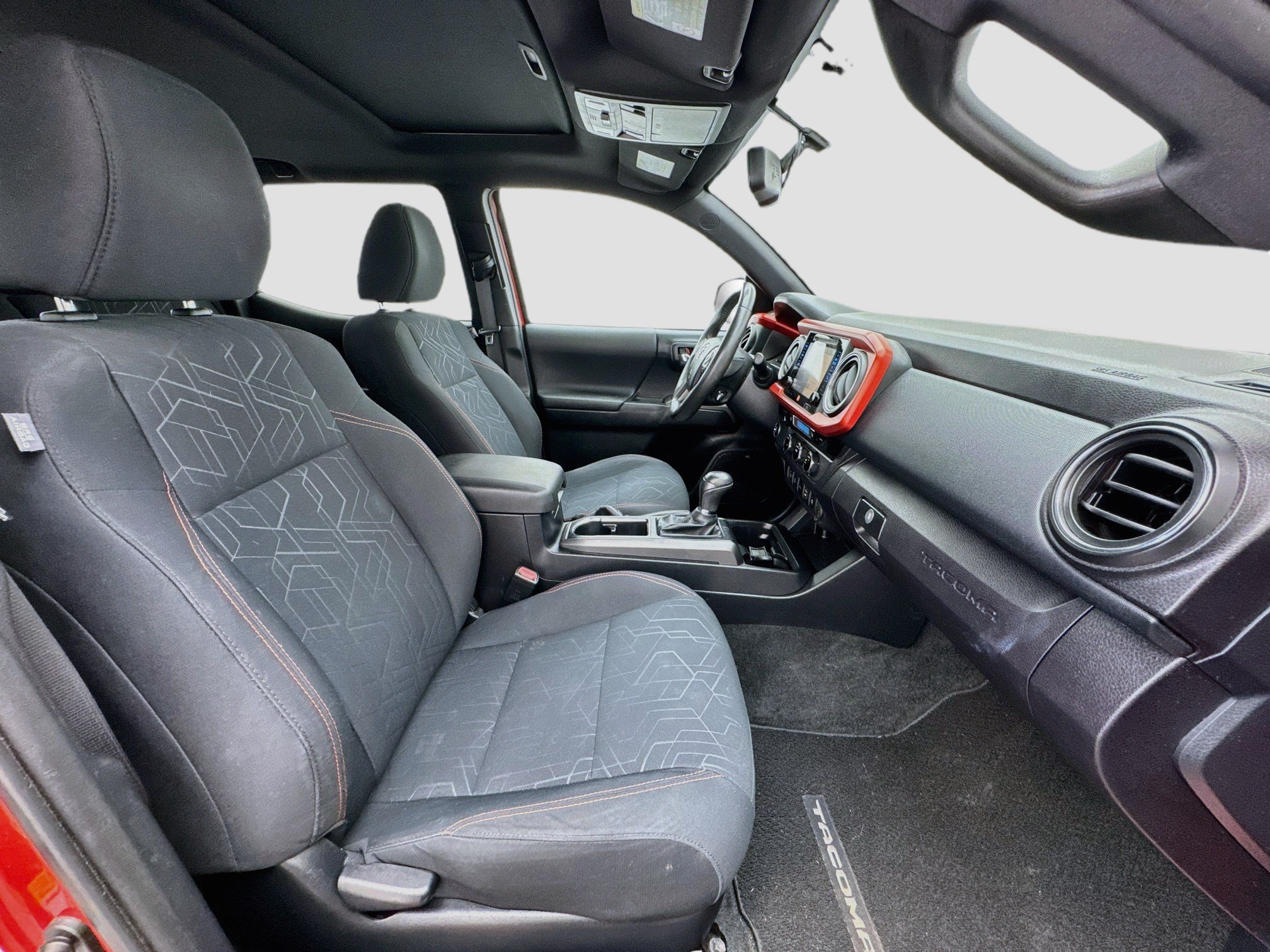 Used 2016 Toyota Tacoma TRD Sport RWD image 19