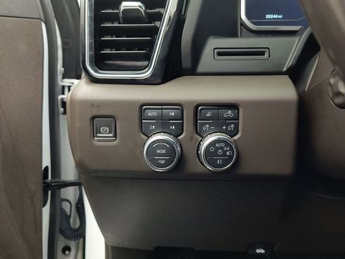 Used 2022 GMC Sierra 1500 Denali image 15