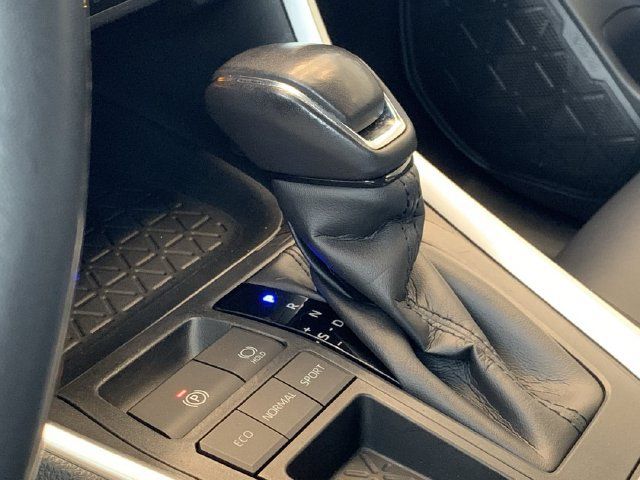 Used 2019 Toyota RAV4 XLE Premium FWD image 26