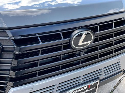 Used 2025 Lexus GX 550 w/ Cold Area Package AWD/4WD image 30