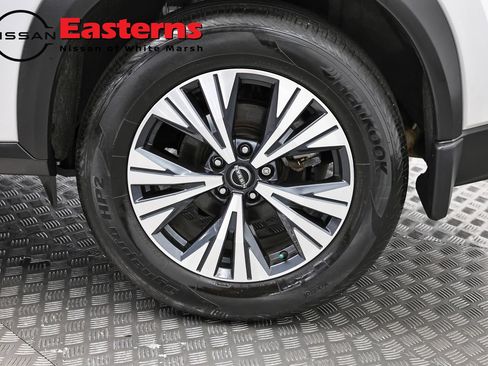 Used 2023 Nissan Rogue SV AWD/4WD image 29