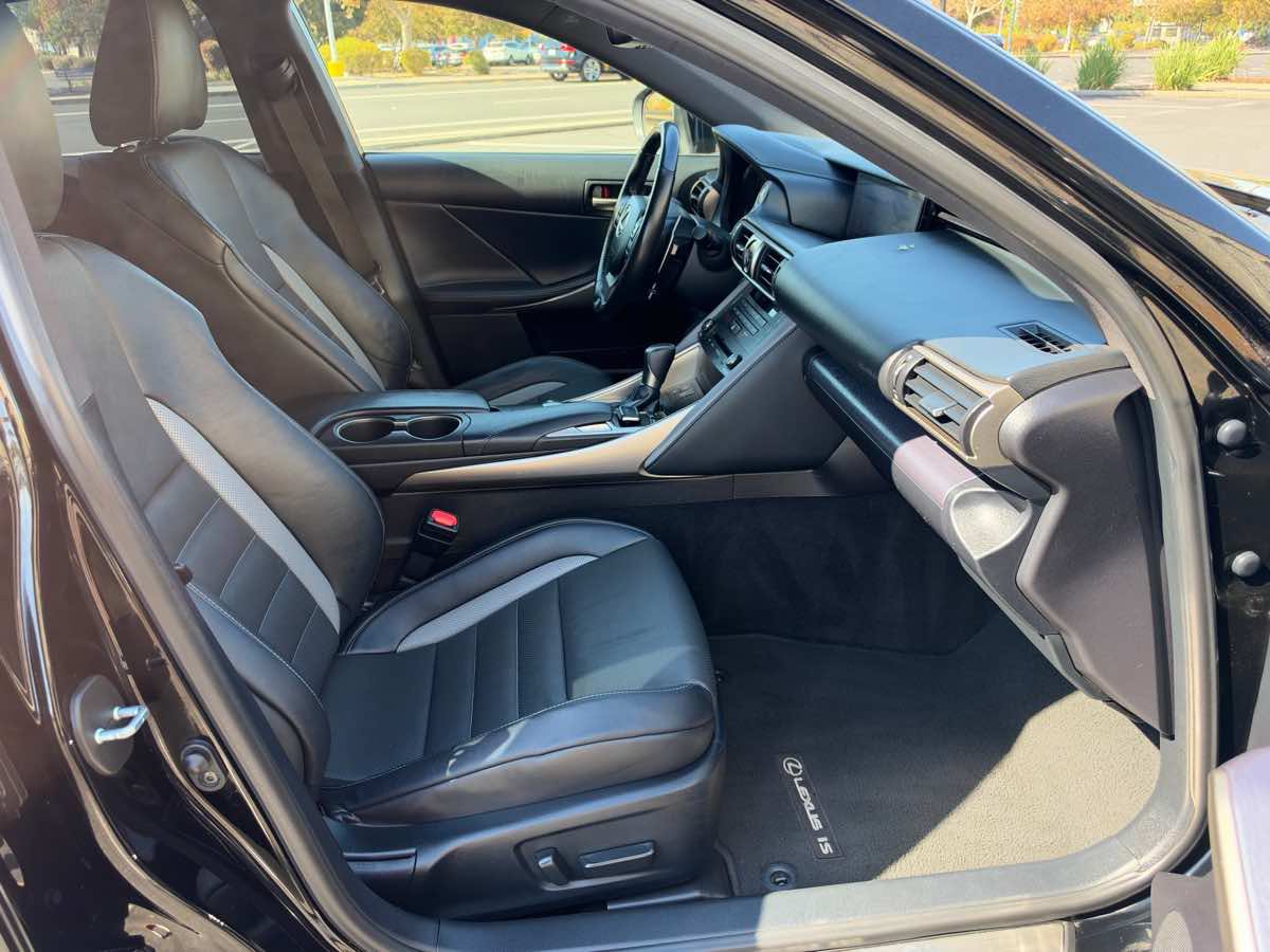 Used 2020 Lexus IS 300 F Sport w/ Blackline Edition RWD image 21