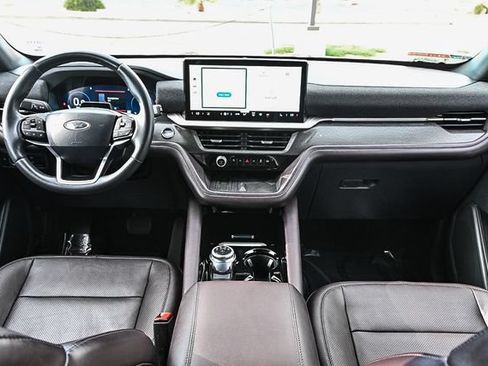 Certified 2025 Ford Explorer Platinum w/ LUX Leather Package AWD/4WD image 15
