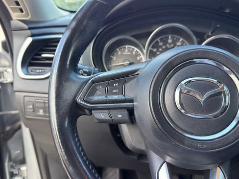 Used 2018 MAZDA CX-9 Touring w/ Touring Premium Package FWD image 17