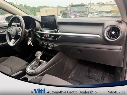 Used 2024 Kia Forte LXS w/ LXS Technology Package FWD image 28