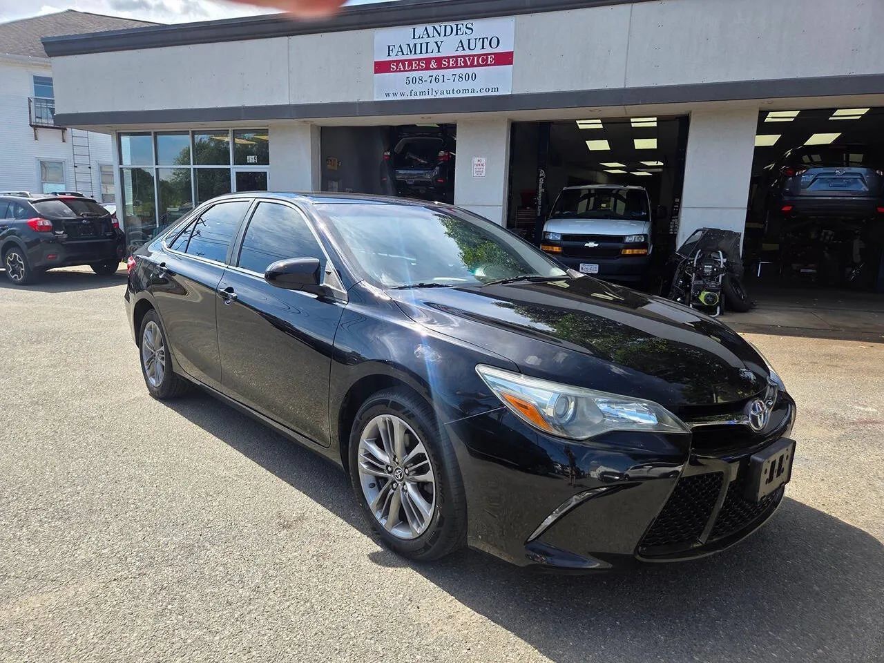 Used 2015 Toyota Camry SE FWD image 28