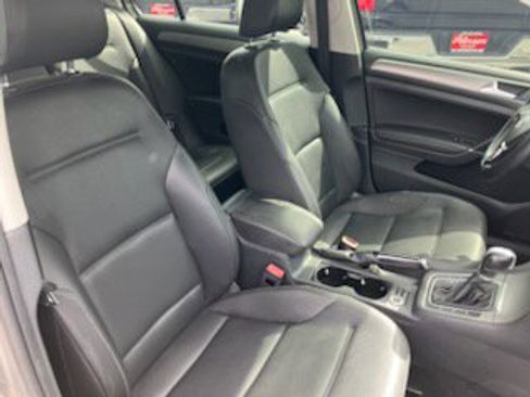 Used 2015 Volkswagen Golf TDI S image 8
