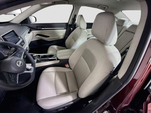 Used 2023 Nissan Altima 2.5 SV FWD image 13