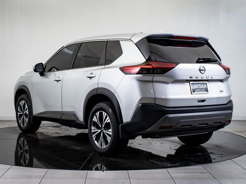 Used 2023 Nissan Rogue SV image 11
