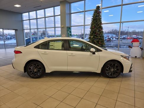 New 2026 Toyota Corolla SE image 6