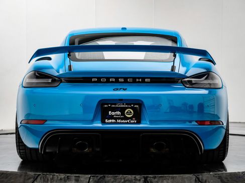 Used 2020 Porsche 718 Cayman GT4 RWD image 13