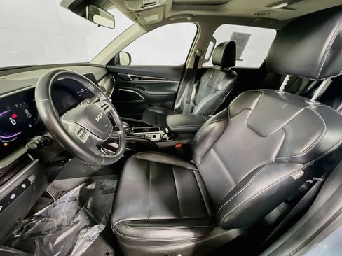 Used 2025 Kia Telluride S AWD/4WD image 19