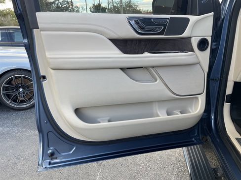 Used 2019 Lincoln Navigator L Reserve image 45