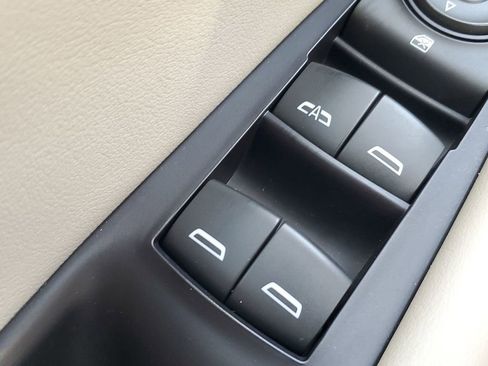 Used 2020 Buick Enclave Essence w/ Sound and Sites Package image 33