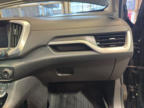 Used 2019 GMC Terrain SLT w/ Preferred Package FWD image 22