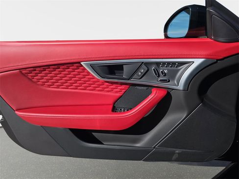 Certified 2022 Jaguar F-TYPE R image 25