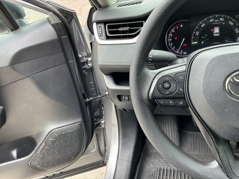 Used 2023 Toyota RAV4 LE FWD image 19