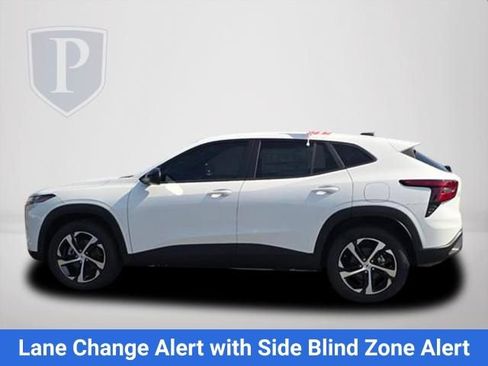 New 2026 Chevrolet Trax RS w/ Sunroof Package FWD image 11