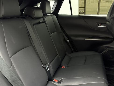 Used 2023 Toyota Venza XLE image 35
