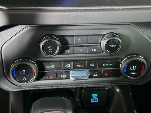 Used 2025 Ford Bronco Big Bend image 24