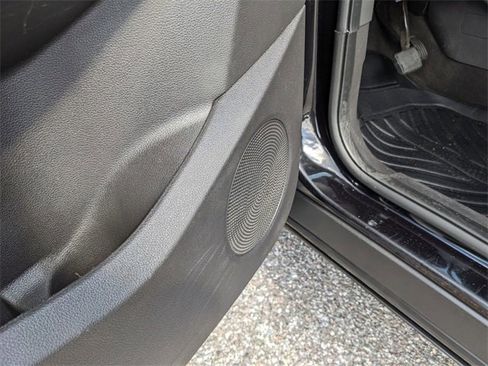 Used 2019 Ford Escape SE image 21