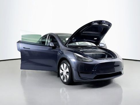 Used 2023 Tesla Model Y Long Range image 35