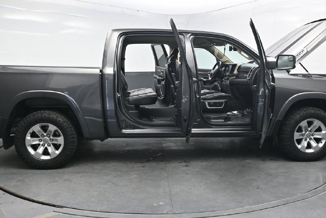 Used 2019 RAM 1500 Laramie AWD/4WD image 46