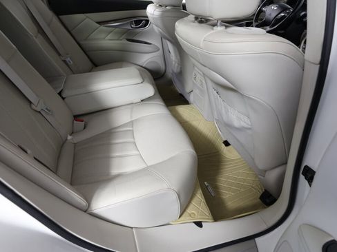 Used 2011 INFINITI M56 x w/ Deluxe Touring Pkg AWD/4WD image 22