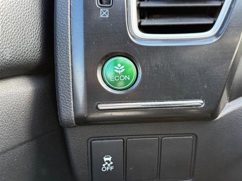 Used 2013 Honda Civic LX image 9