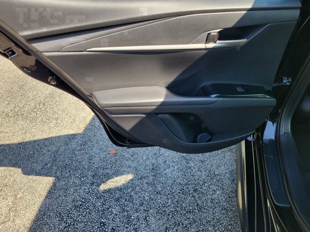Used 2025 Toyota Camry SE FWD image 16