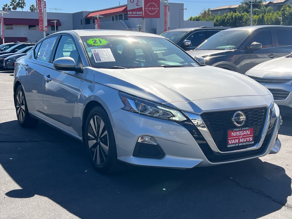 Used 2021 Nissan Altima 2.5 SV w/ SV Premium Package FWD image 9